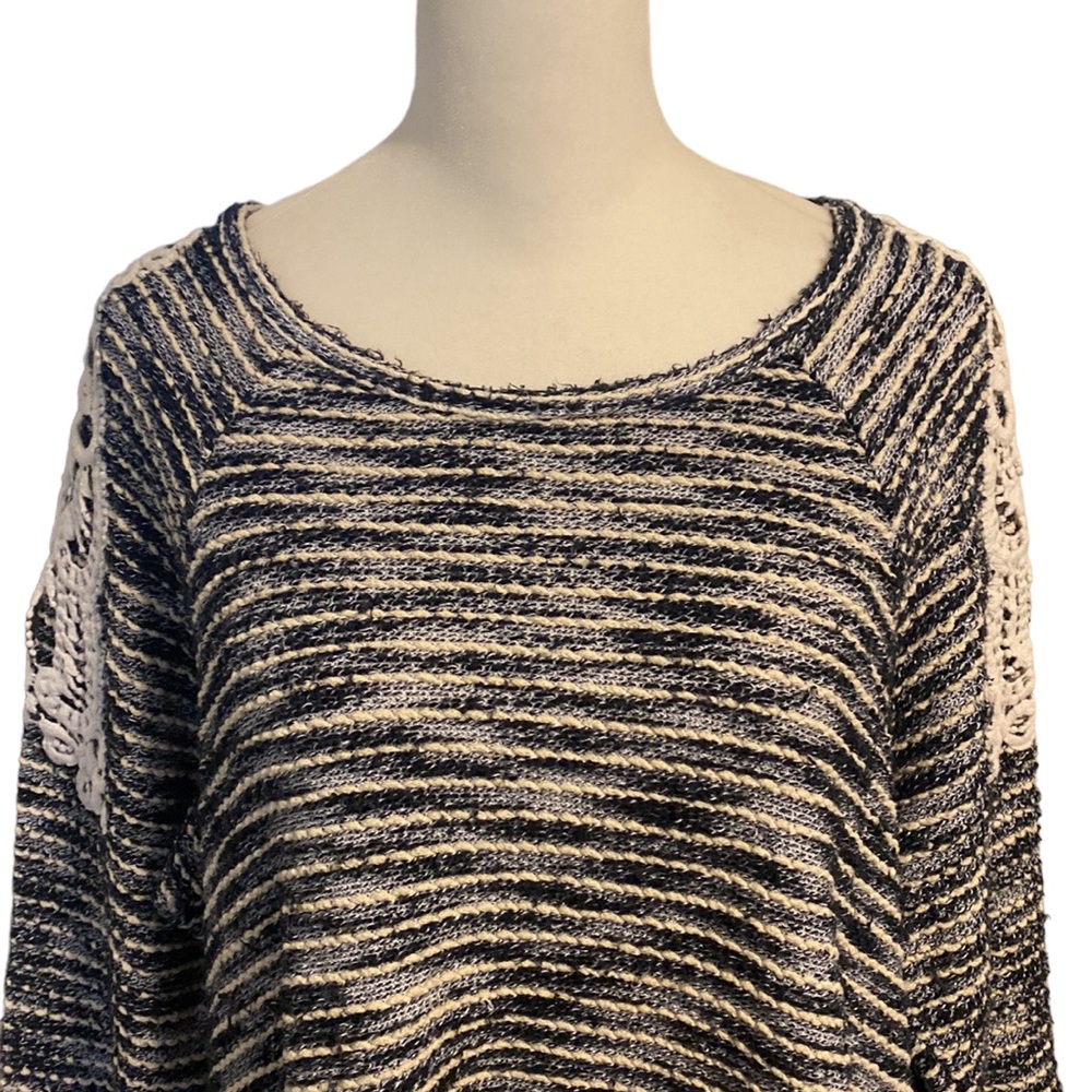 HANNAH boho medium weight sweater with lace accents - Picture 2 of 9